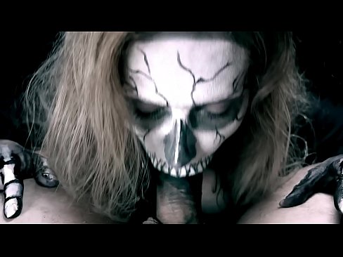 ❤️ Demon nga babaye nga nagsuso sa manok uban sa iyang itom nga baba ug gilamoy cum. Fucking video  sa pornograpiya ceb.sex78.ru